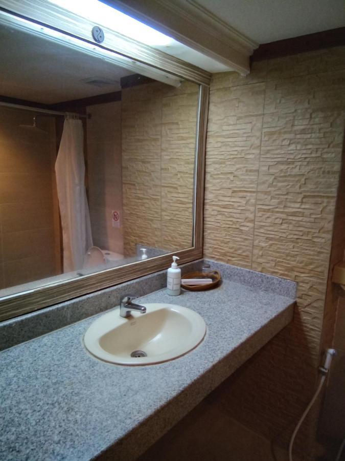 Hotel Puri Dibia Kuta Кута Екстер'єр фото